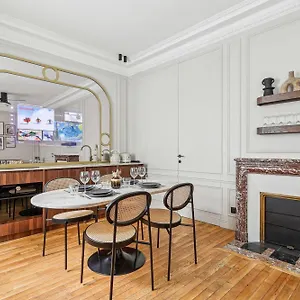 Apartment Interior Design - 6p-2br - Tour Eiffel, Paris