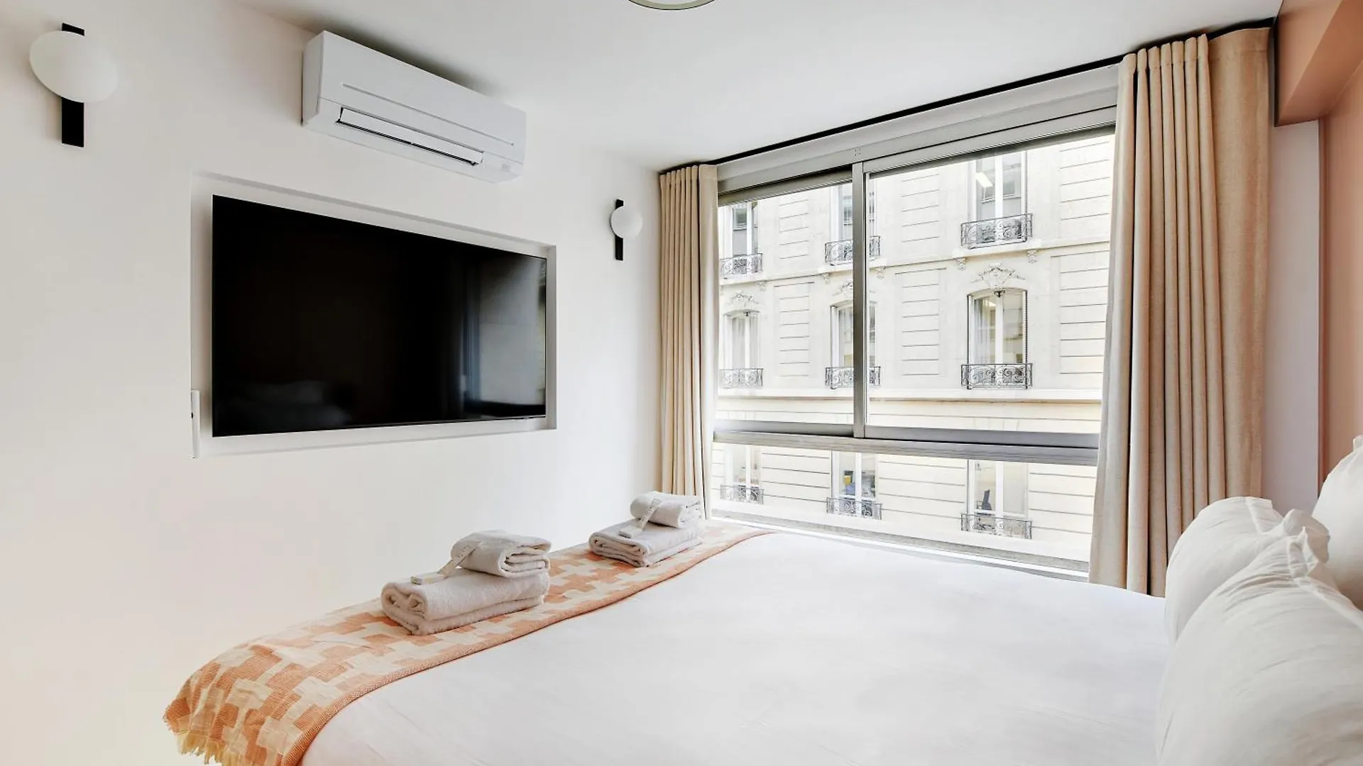Pick A Flat'S Apartments In Tour Eiffel - Rue De L'Amiral Hamelin Paris
