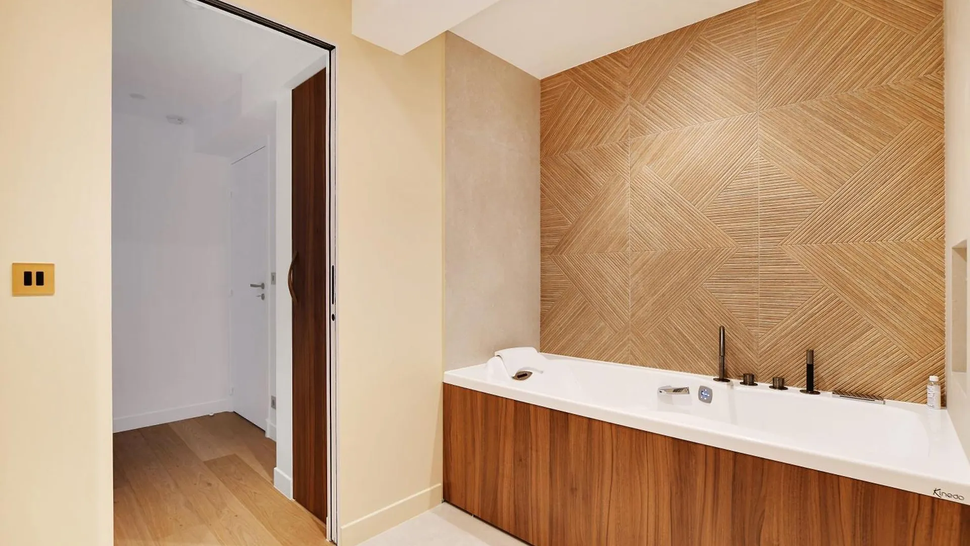 Pick A Flat'S Apartments In Tour Eiffel - Rue De L'Amiral Hamelin Paris